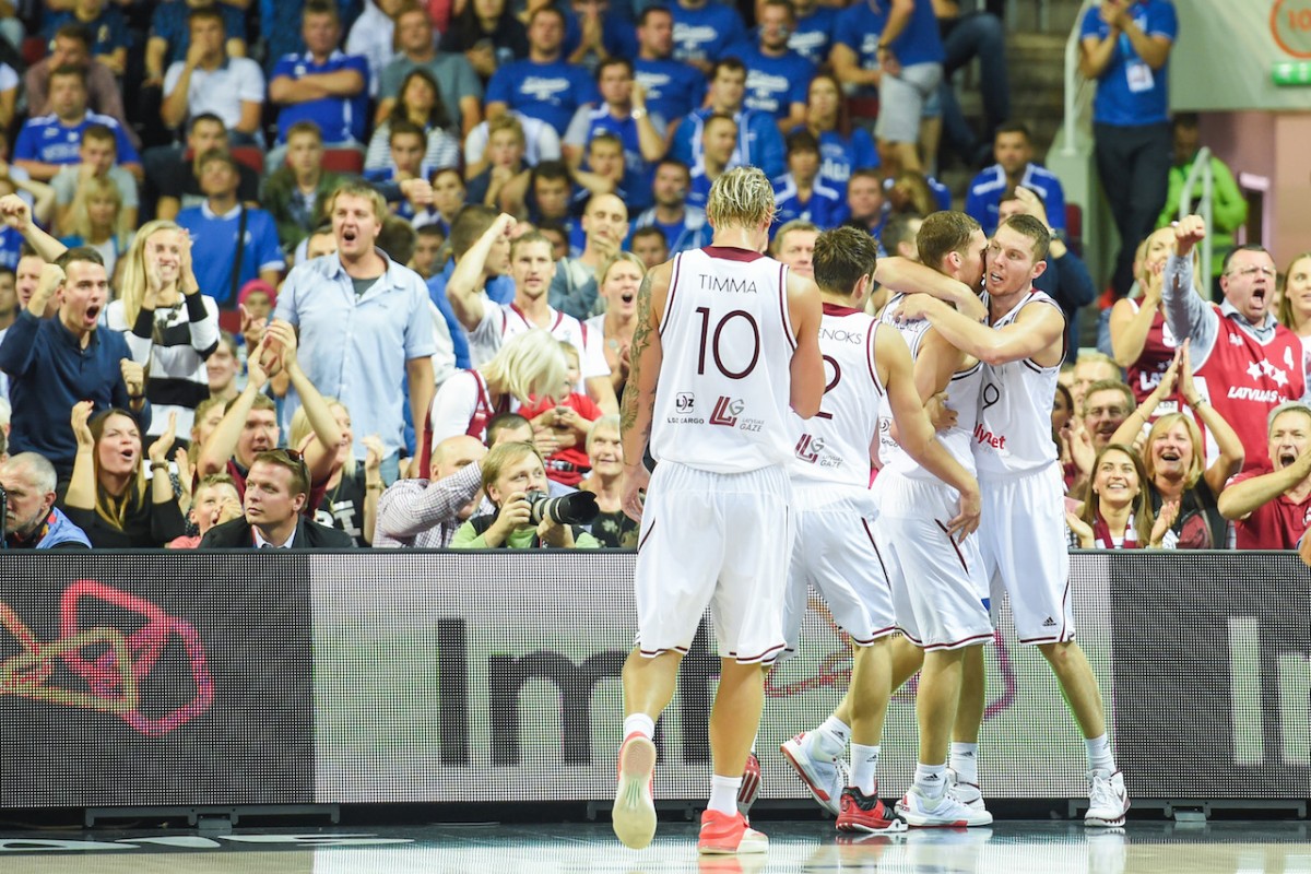 Latvia beats Estonia, advances to the Final Phase of EuroBasket 2015